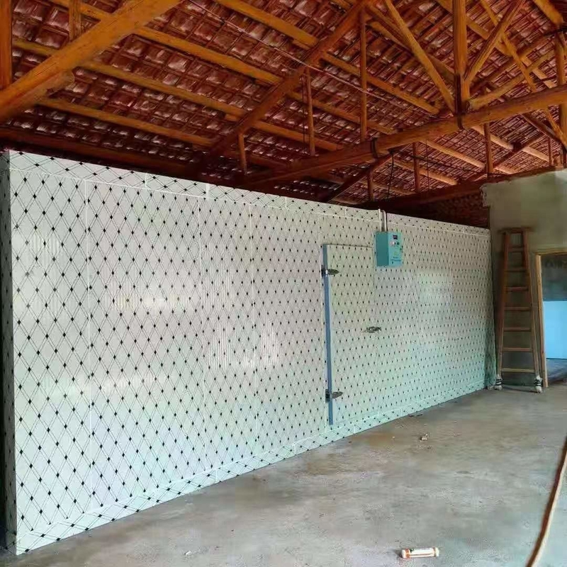 Kühlschrank mit Kühlsystem