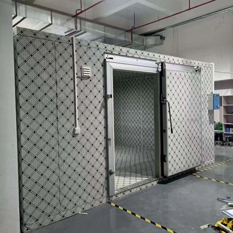 Kühlschrank mit Kühlsystem