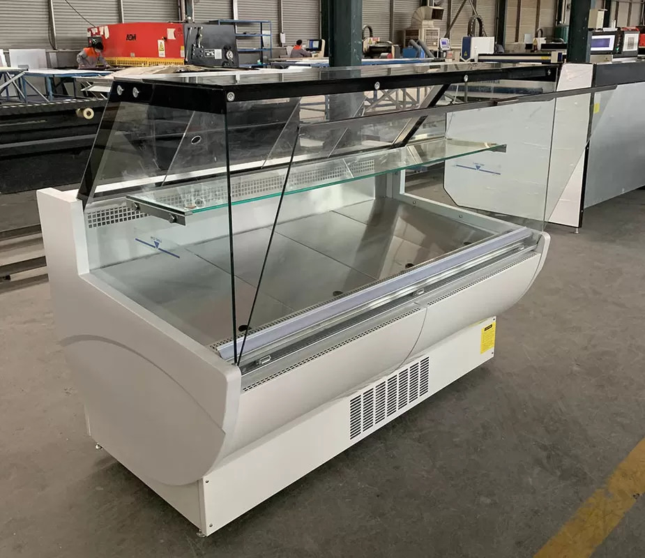 Quadratischer Glasbildschirm Kühlschrank mit offener Tür Temperaturbereich 2-6°C und Leistung