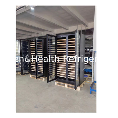 ETL-Zertifikat Schwarze mehrschichtige Buchenholzregal Weinlager Vitrinen Hochwertige Kühlgeräte